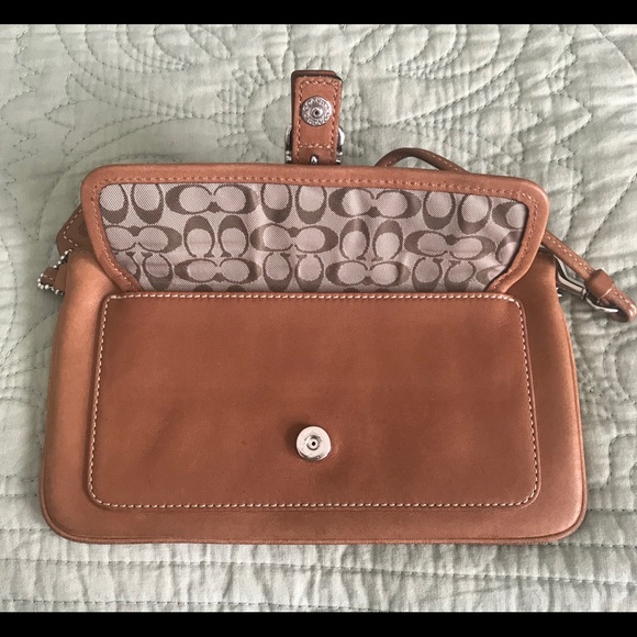 REDUCED Coach leather wristlet - Picture 4 of 4
